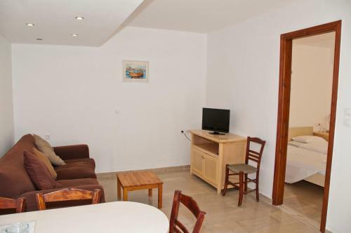Oasis Apartments & Rooms