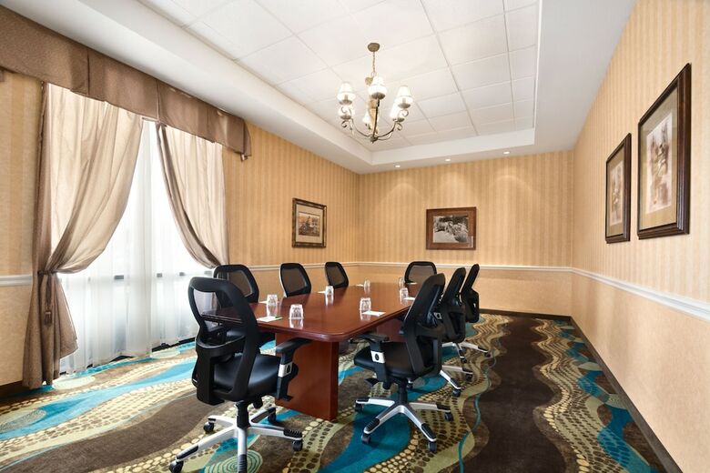 Hotel Wyndham Garden Wichita Downtown