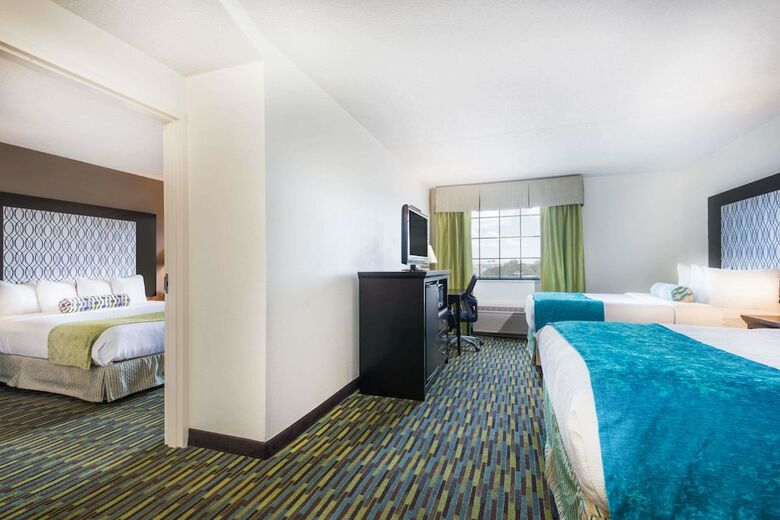 Hotel Wyndham Garden Wichita Downtown