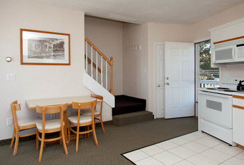 Hotel Green Harbor Resort