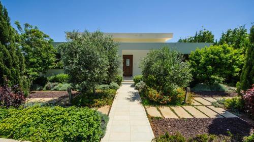 Rent Private Villa 069