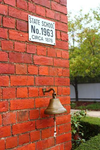 Bed & Breakfast Woodend Old School House