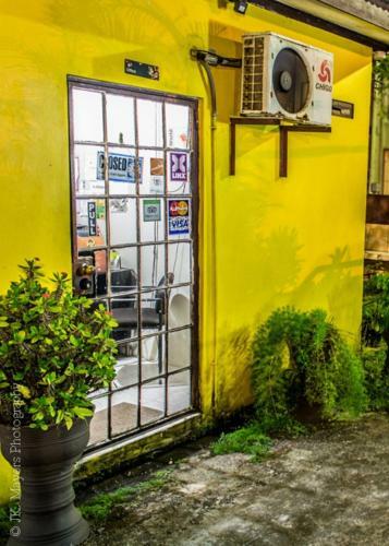 Hostal Tonys Guest House