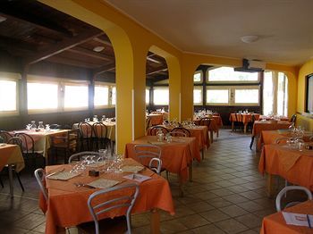 Apartamento Triton Villas Residence & Hotel