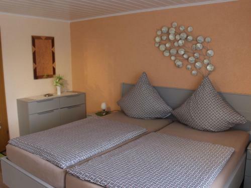 Cozy Apartment In Wienrode With Pond