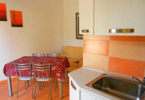 Apartment In Rosolina Mare 25002