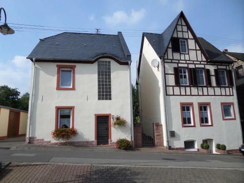 Apartamento Ferienwohnungen Und G�stezimmer Peter Busch