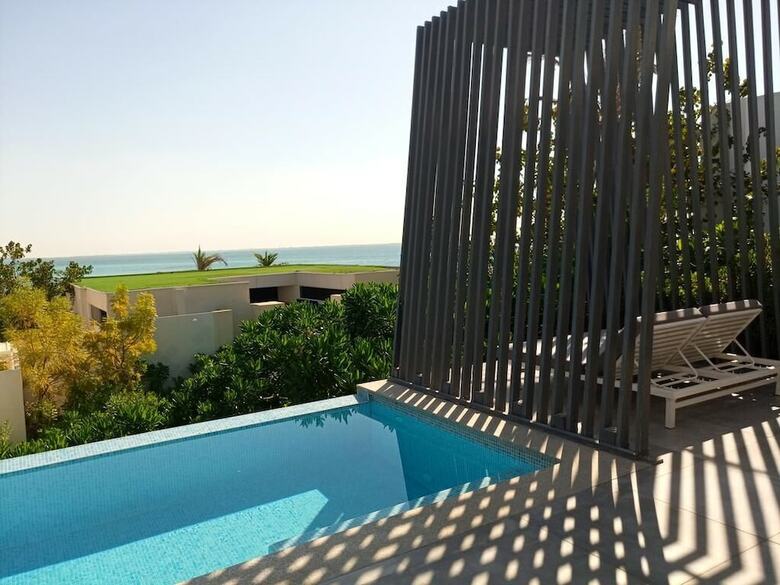 Hotel Zaya Nurai Island Resort