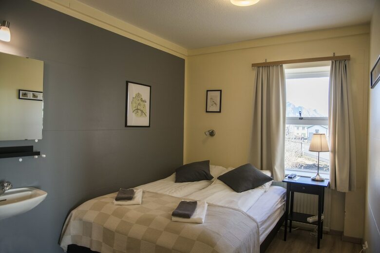 Hostal Guesthouse Hvammur