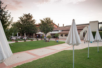Terra Umbra Hotel