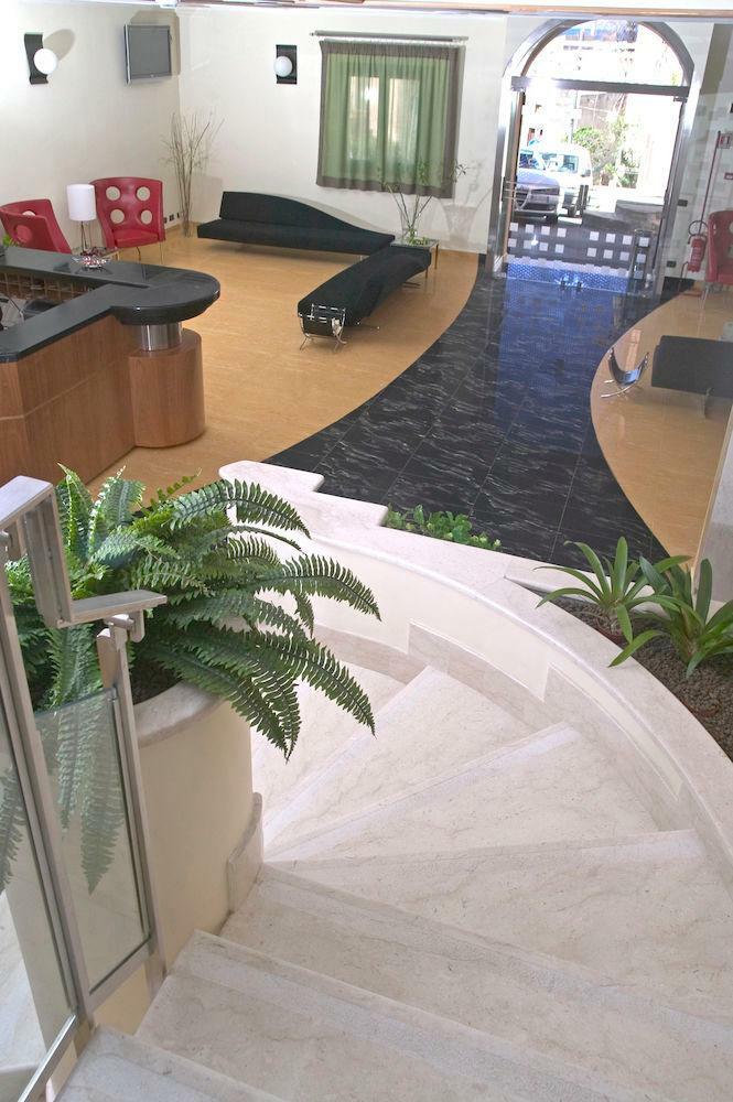 Cerri Hotel