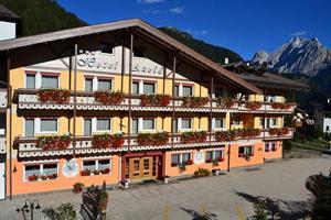 Hotel Azola