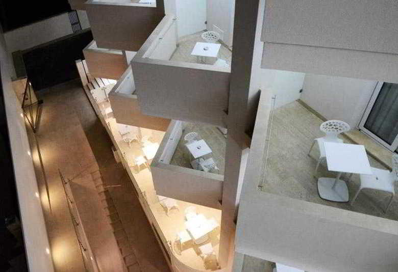 Qui Hotel