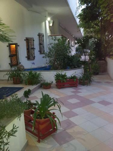 Hotel Call� 2