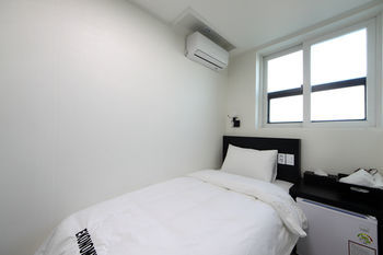 Ekonomy Hotel Incheon