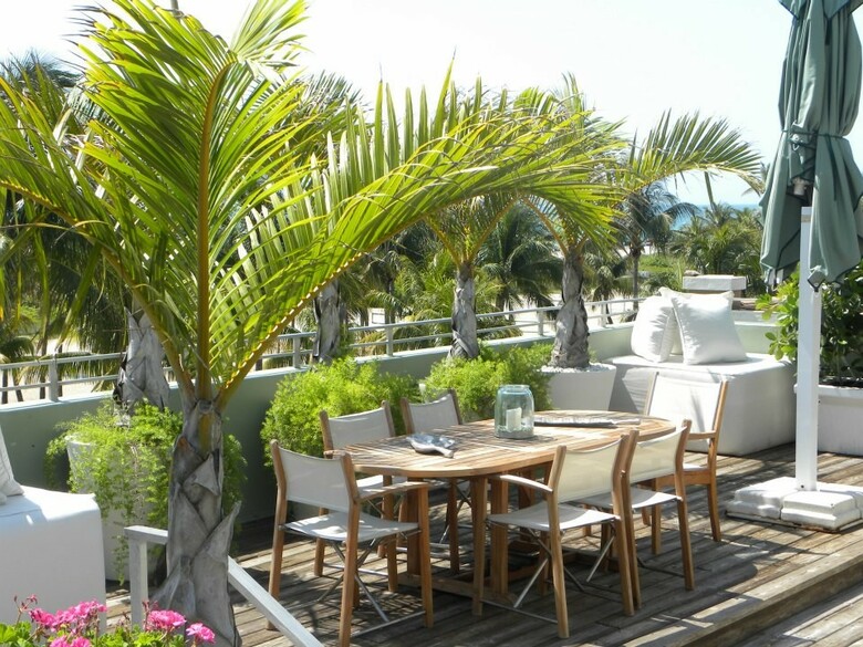 Hotel Pelican