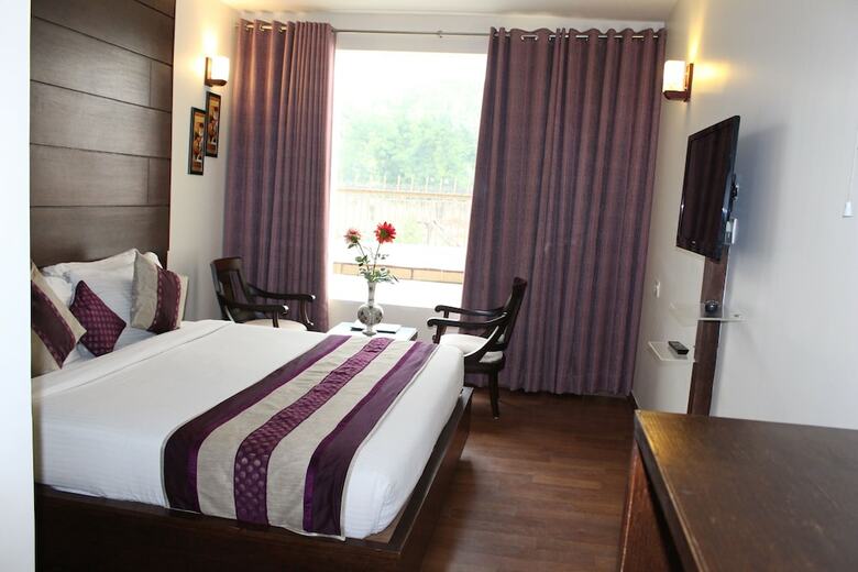Hotel Atulyaa Taj
