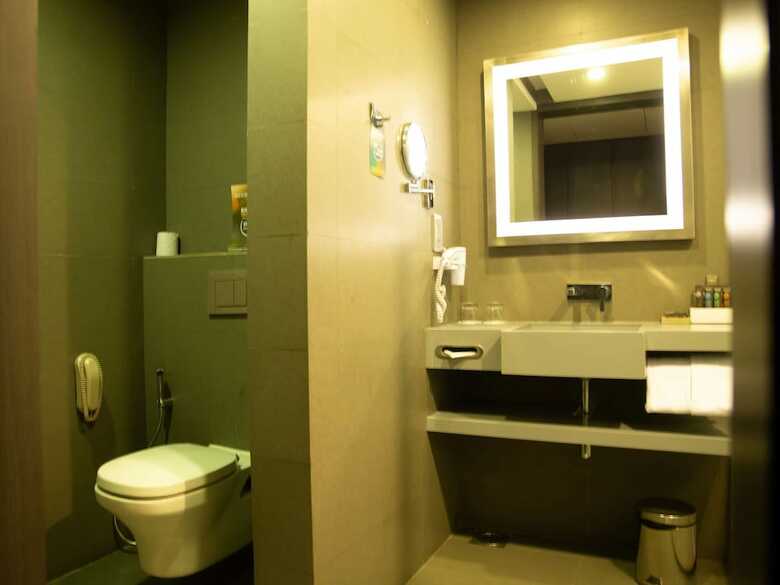 Novotel Kolkata Hotel And Residences