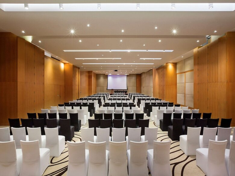 Novotel Kolkata Hotel And Residences