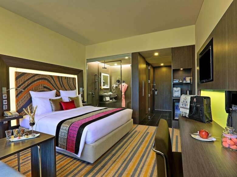 Novotel Kolkata Hotel And Residences