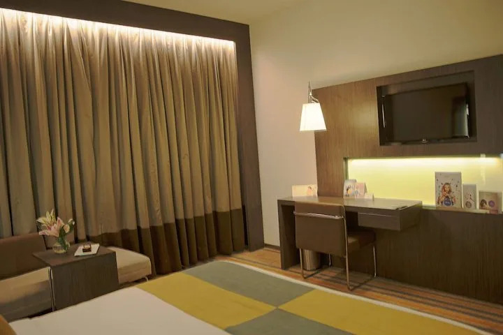 Novotel Kolkata Hotel And Residences