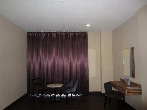 Waterfront Boutique Hotel