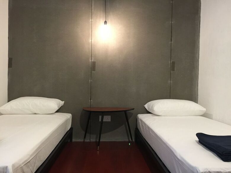 Hostal The Frame Guesthouse