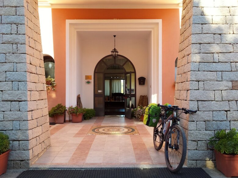 Hotel Pausania Inn
