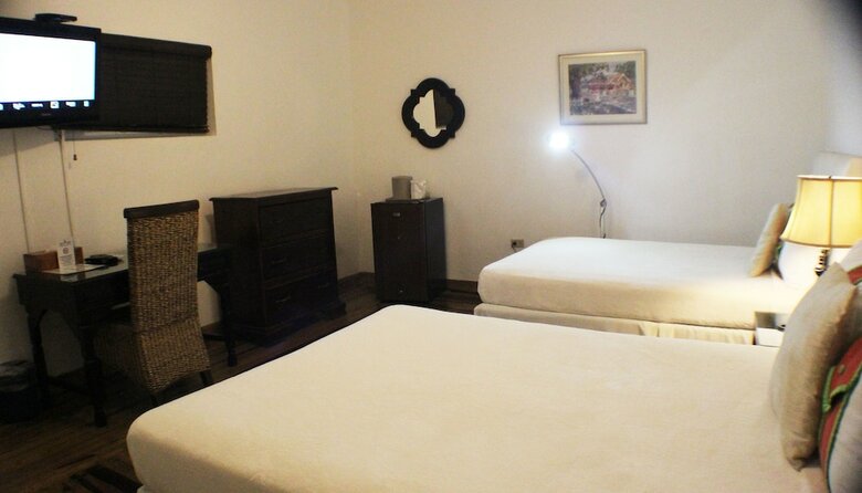Altamont West Hotel