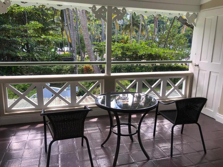 Hotel Marigot Beach Club & Dive Resort