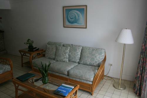 Hotel On The Cay