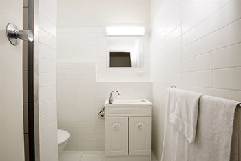 Meadow Inn Hotel-motel