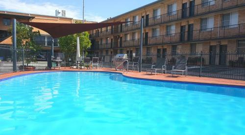 Aza Motel