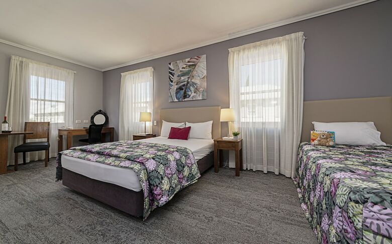 Motel Coachmans Inn Warwick