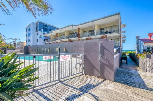 Aparthotel On The Beach Resort Bribie Island