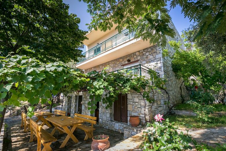Petra Mare Apartments