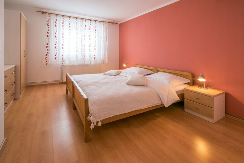 Hostal Apartments Villa Ana