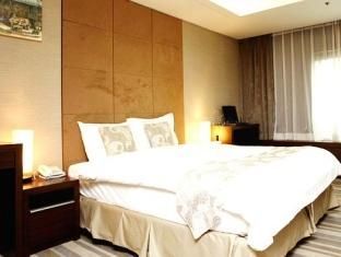 Hotel Three Seven Stay