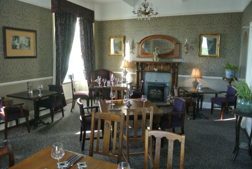 Causeway Hotel