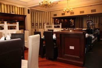 The Royal Hotel & Merrill Leisure Club