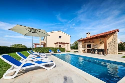Hostal Villa Bu??ina