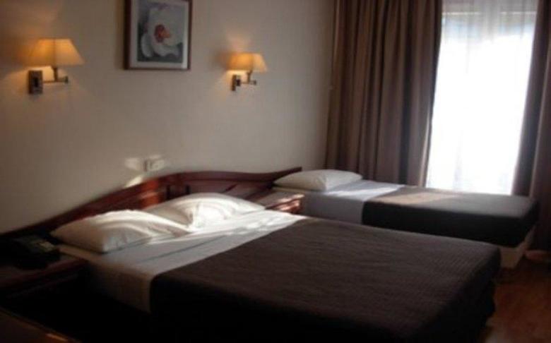 Hotel Cosmotel