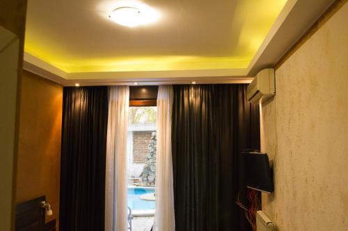 Hostal Vila Senjak B&B