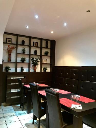 Hostal Vila Senjak B&B