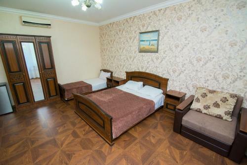 Hostal Alyona Hotel