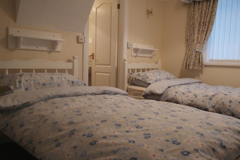 Hostal Monravon Guest House