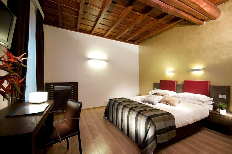 Hotel Trevi