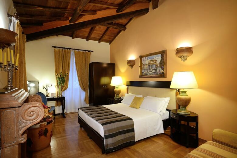 Hotel Trevi
