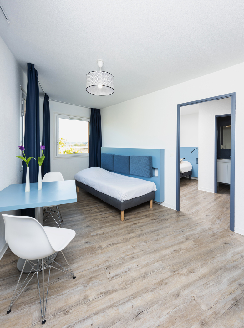 Residencia Teneo Suites