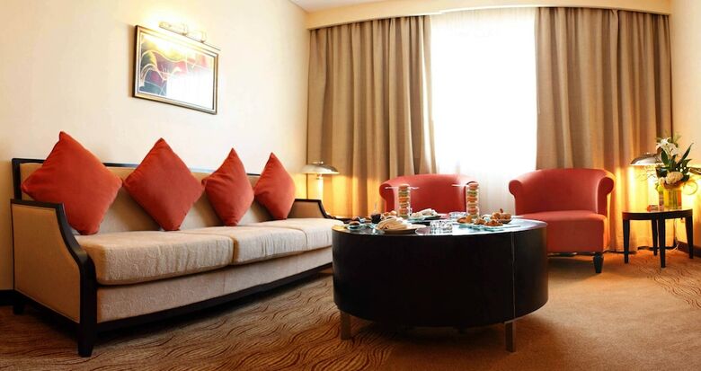 Hotel Golden Tulip Farah